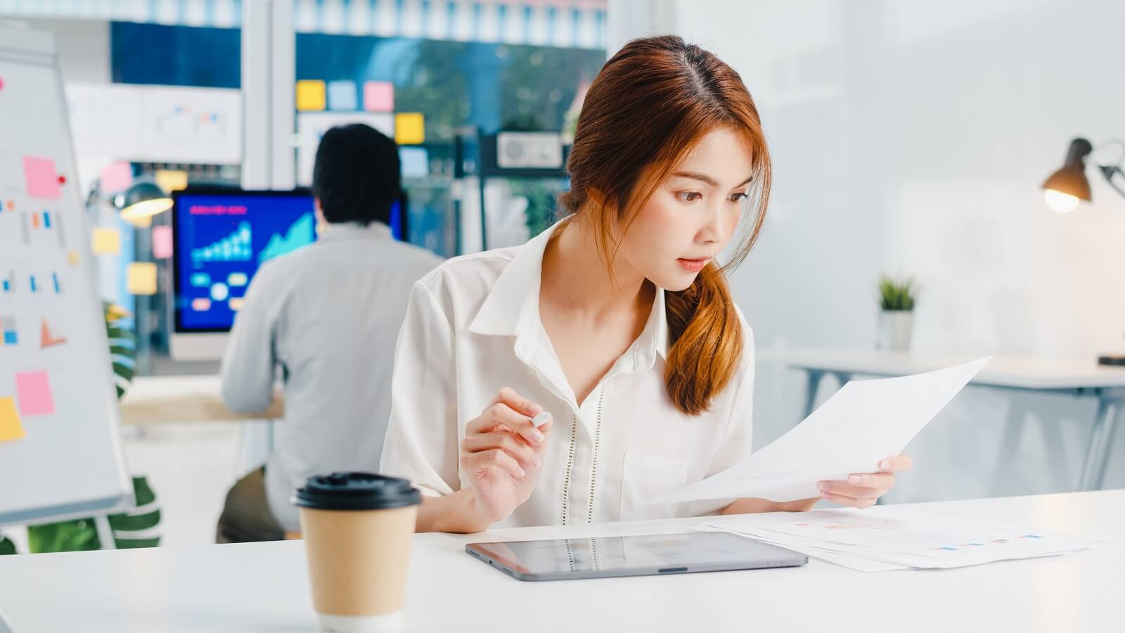Online Marketing Virtual Assistant Benefits of Hiring a Virtual Assistant for Online Marketing
